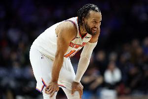 布伦森：我感觉自己防守好了不少 靠制造进攻犯规也能算个护筐者 - JRS直播